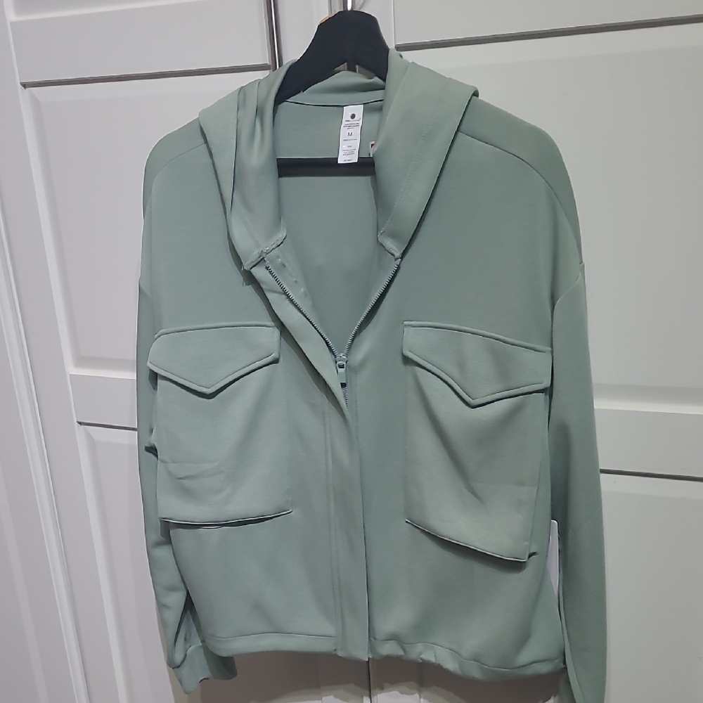 Womens yogalicious Iceberg green soft 2 large pockets in the front hoodie zipper